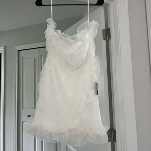 Lulu’s white tulle strapless mini dress